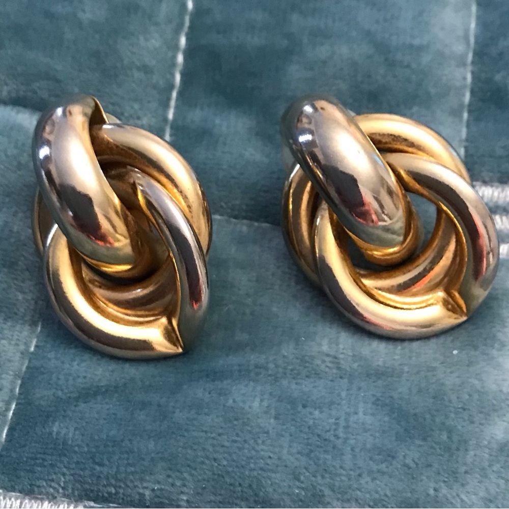Vintage gold-tone door knocker  Earrings - Classic Women's Jewelry